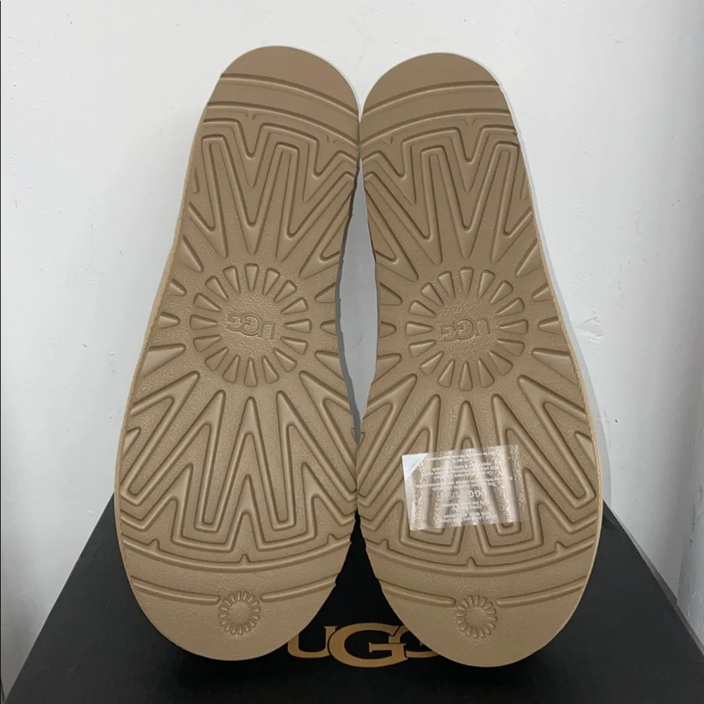 UGG Mens Size 10 Sand Santorini - Picture 4 of 5